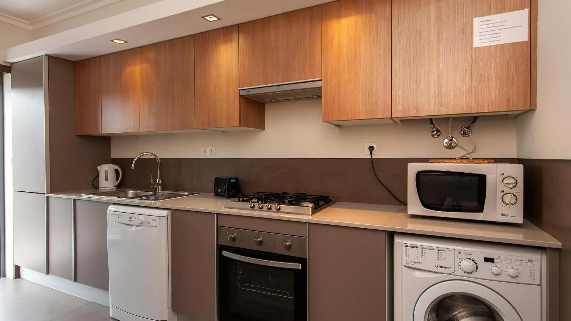 B04 - Luxury 2 Bed W Terrace Pool Apartment Lagos