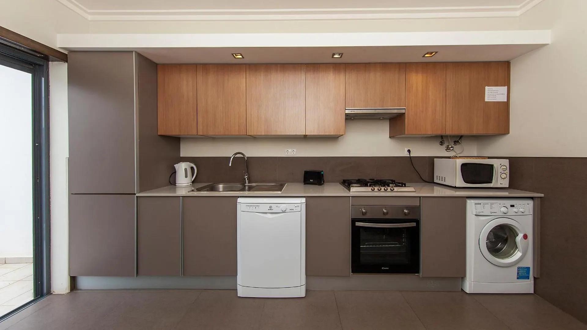 B04 - Luxury 2 Bed W Terrace Pool Apartment Lagos